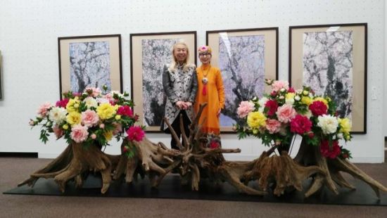 吕娟与假屋崎省吾邂逅画与花