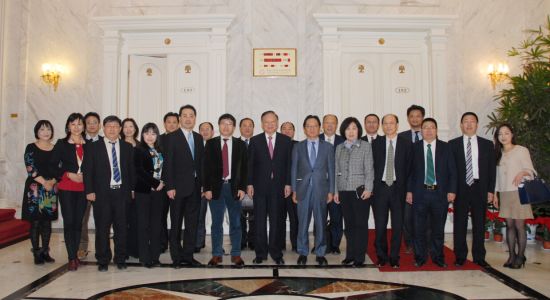 前国务委员、中日友好协会会长唐家璇会见日本中华总商会一行。