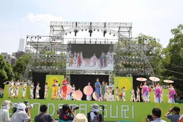 中华巾帼出场为日本最大的舞蹈盛典增添了一抹絢丽的色彩