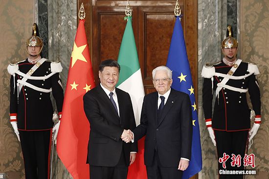 当地时间3月22日，中国国家主席习近平在罗马同意大利总统马塔雷拉举行会谈。
